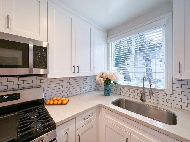 Apartment for rent in Canoga Park, California