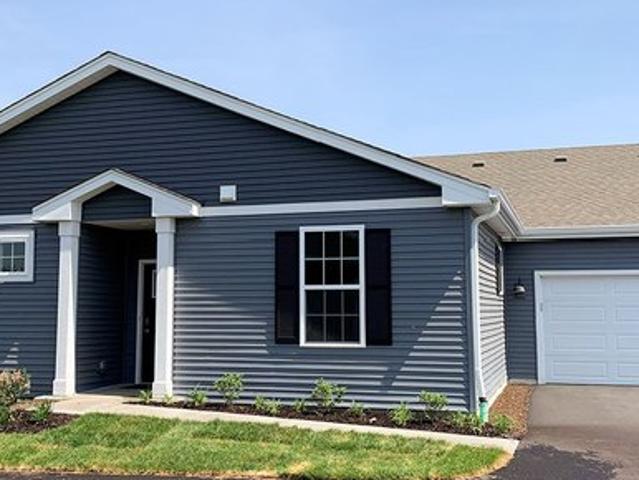 Townhouse for sale in Mchenry, Illinois