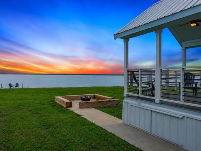 House for sale in Navarro, Texas