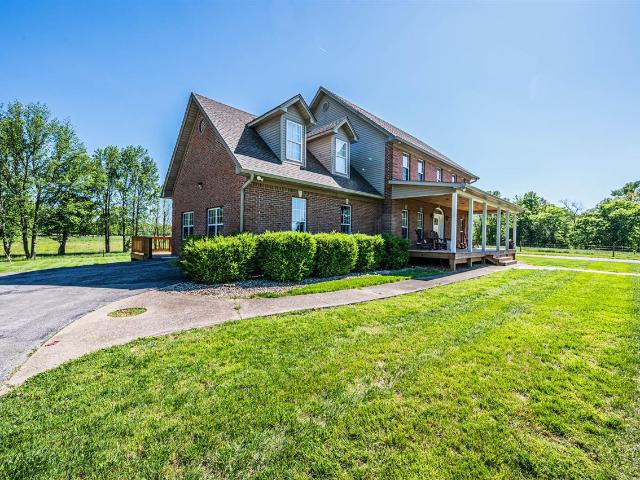 House for sale in Oakland, Kentucky