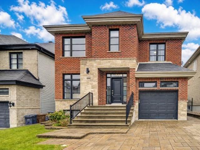House for sale in Sainte-Dorothée, Laval (région administrative)