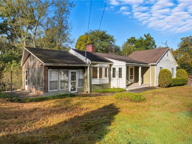 House for sale in New Bedford, Pennsylvania