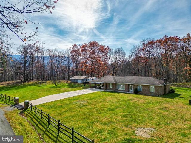 House for sale in Seneca Rocks, West Virginia