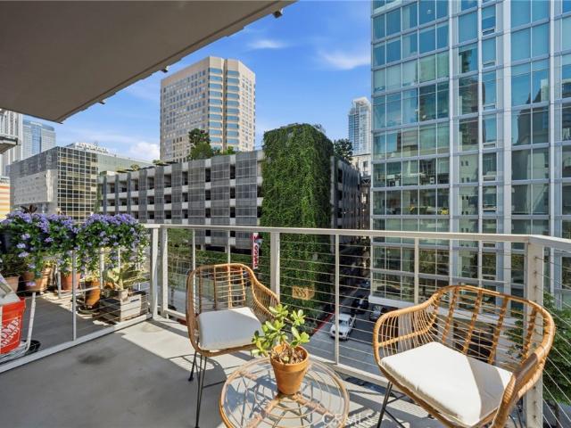 Condo for sale in Canoga Park, California