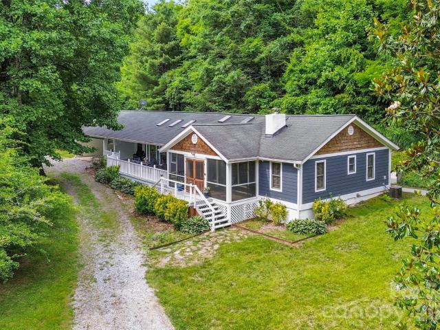 House for sale in Saluda, North Carolina