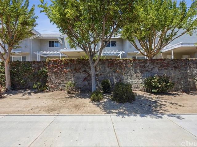 Townhouse for sale in Inglewood, Los Angeles County