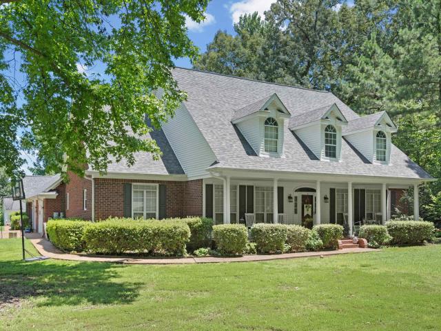 House for sale in Nesbit, Mississippi
