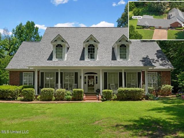House for sale in Nesbit, Mississippi