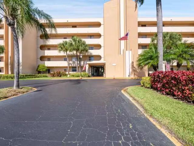 Condo for sale in Boca Raton