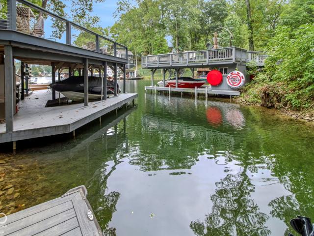 House for sale in Sweetwater Lake, Nineveh