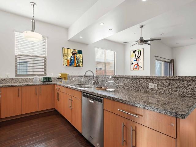 Apartment for rent in Lake Balboa Neighborhood Council District, Canoga Park
