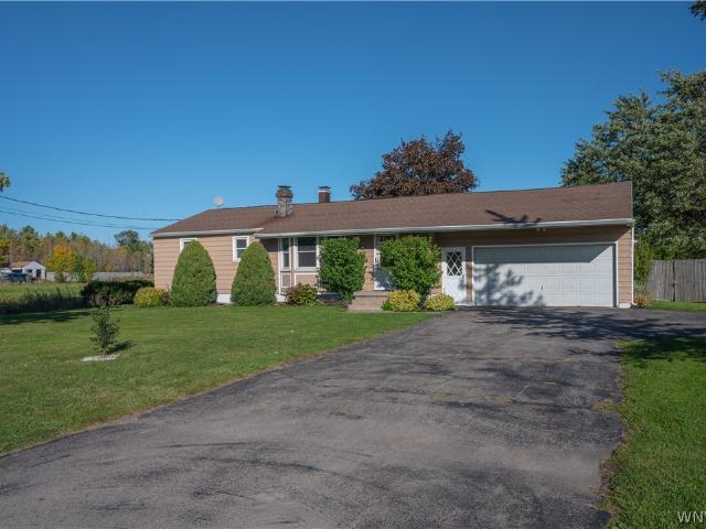 House for sale in Saint Johnsburg, Niagara County