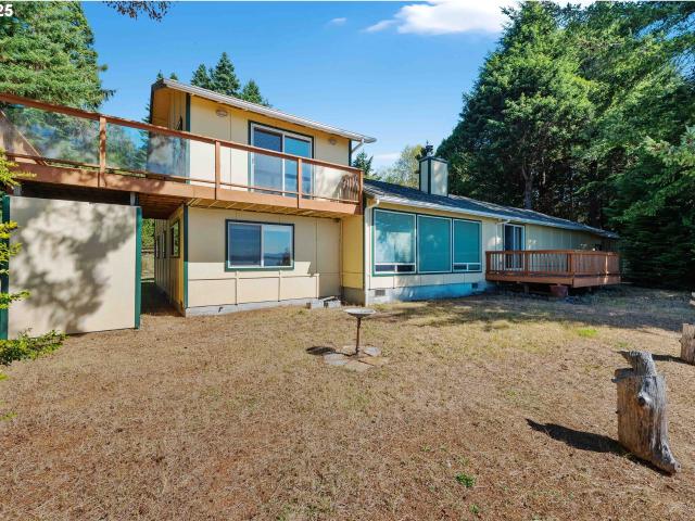 House for sale in North Bend, Oregon