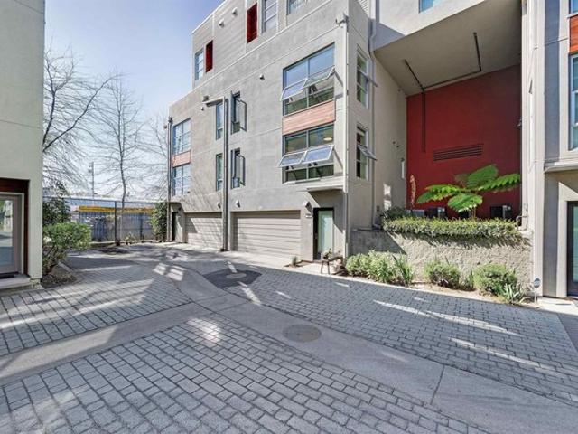 Condo for sale in Emeryville, California