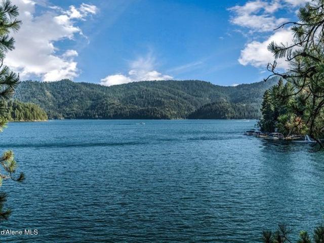 House for sale in Hayden, Idaho