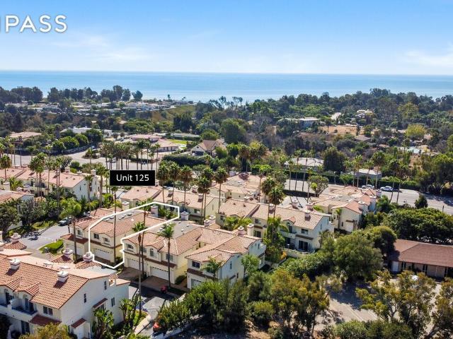 Townhouse for rent in Malibu