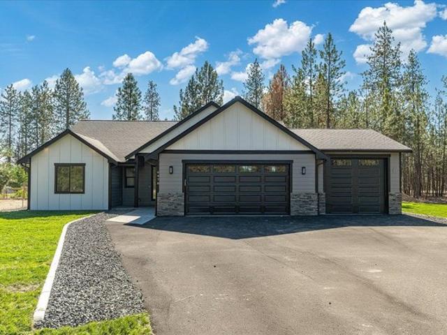 House for sale in Nine Mile Falls, Washington