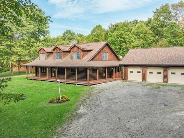 House for sale in Magnolia, Stark County