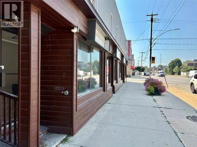 Commercial for rent in Plympton–wyoming, Ontario