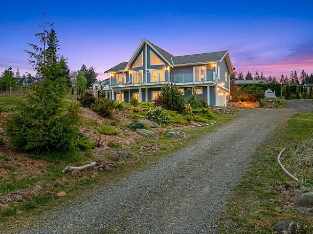 Condo for sale in British Columbia