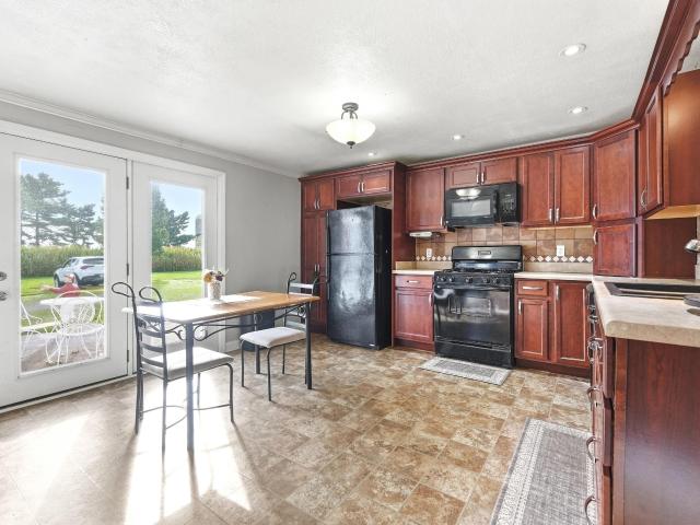 House for sale in Ellis, Angola