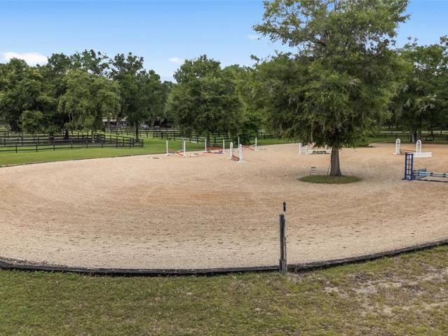 House for sale in Morriston, Florida