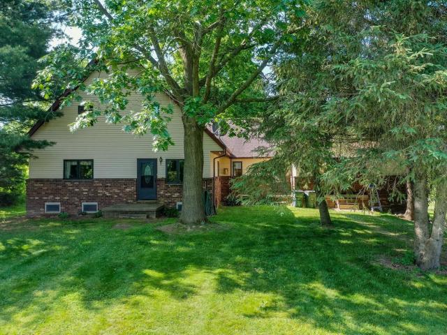 House for sale in Almont House for sale in Almont