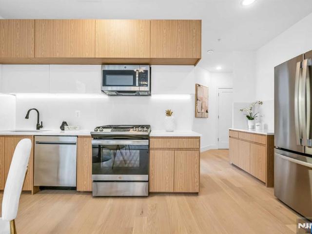 Condo for sale in Hudson, New Jersey