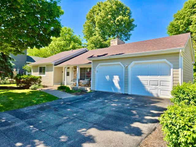 Condo for sale in Gurnee, Illinois