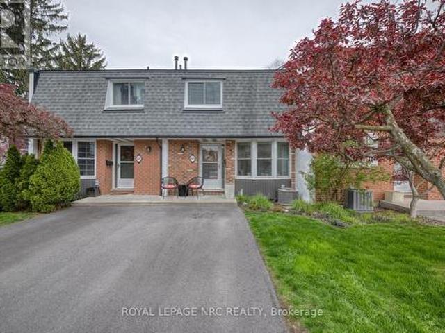 Townhouse for sale in Niagara, Ontario