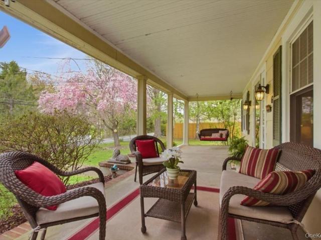 House for sale in Baldwin Place, New York