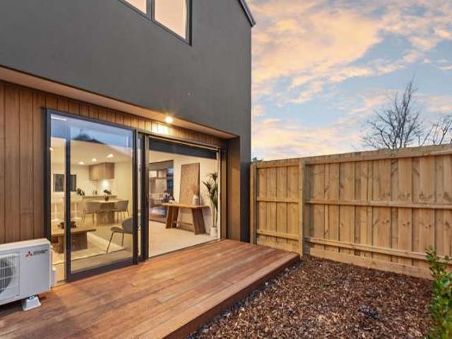 Townhouse for sale in Heathcote, Canterbury