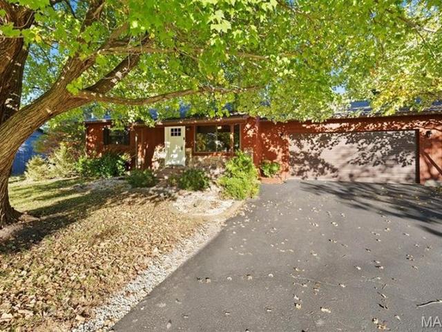House for sale in Meadow Heights, Collinsville