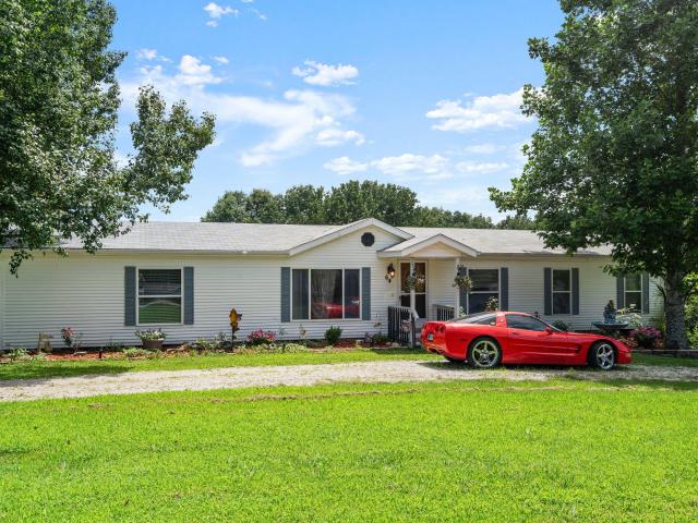 House for sale in Stone, Missouri