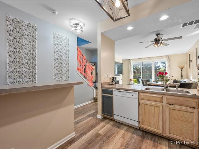 Townhouse for sale in Lake in the Hills, McHenry County