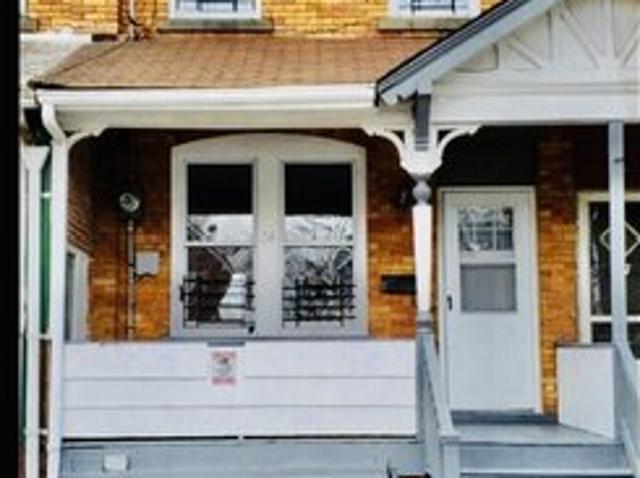 Townhouse for sale in Arverne, New York
