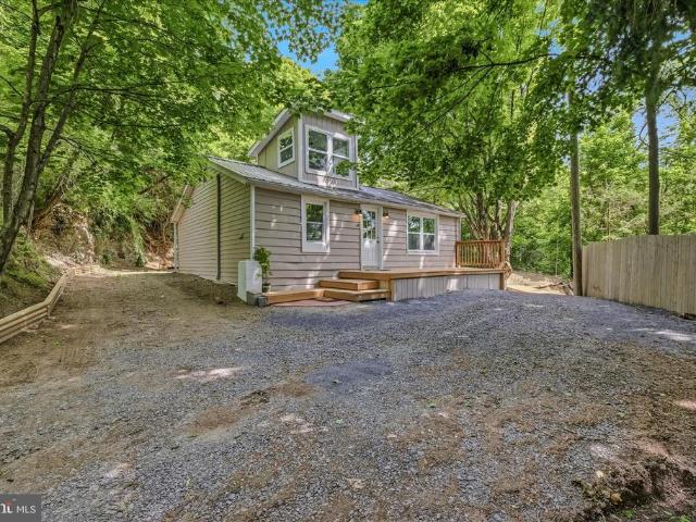 House for sale in Berkeley Springs, West Virginia