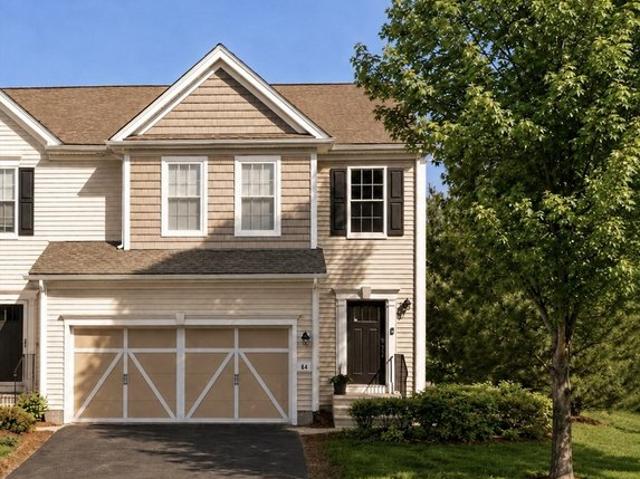 Condo for sale in Bedford, Massachusetts