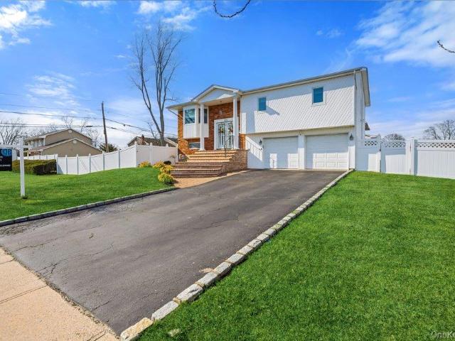 Property for sale in Smithtown, New York