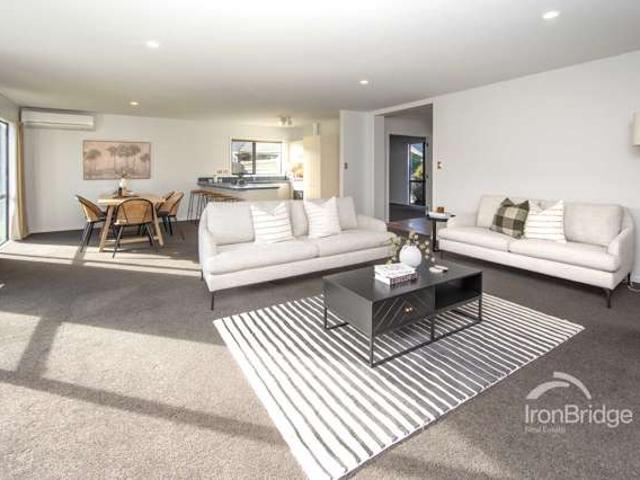 House for sale in Chaslands, Canterbury