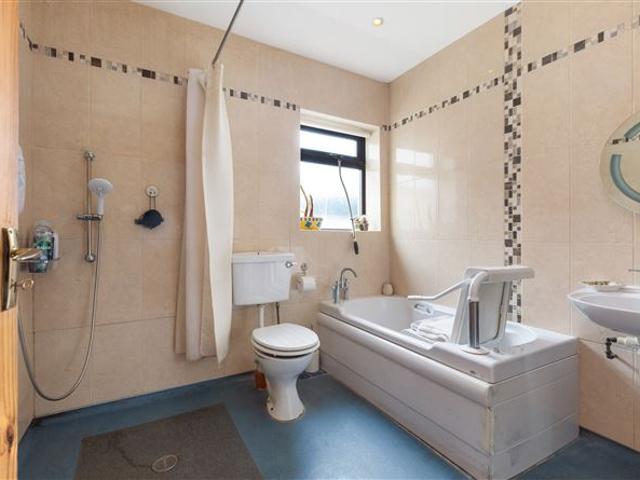 Terraced House for sale in Enniskerry, North Tipperary