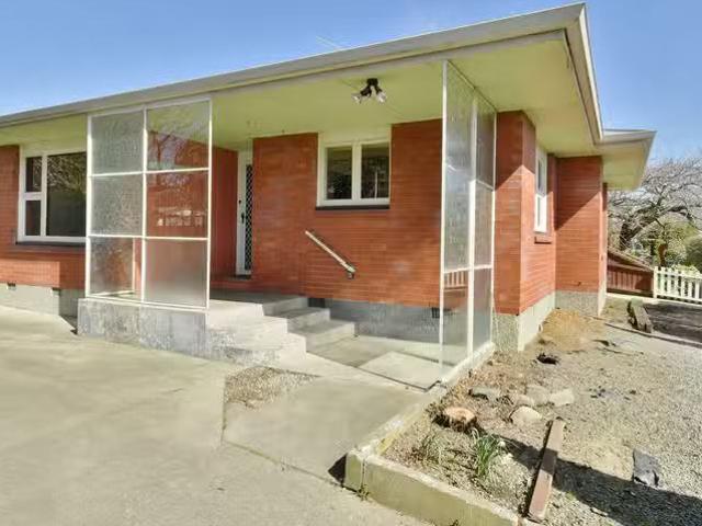 House for sale in Chaslands, Canterbury