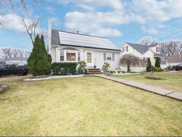 House for sale in Clark, New Jersey