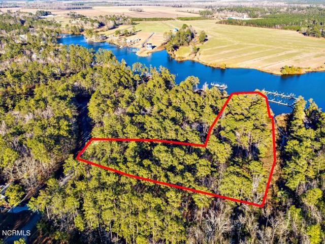 Land for sale in Oriental, North Carolina