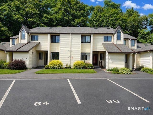 Condo for sale in Simsbury, Connecticut