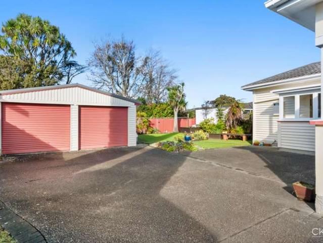 House for sale in Days Bay, Wellington
