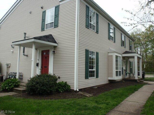 Condo for sale in Elyria
