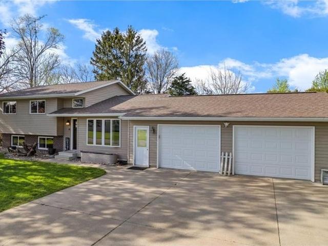 House for sale in Cochrane, Wisconsin