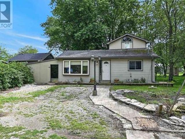 House for sale in Ontario