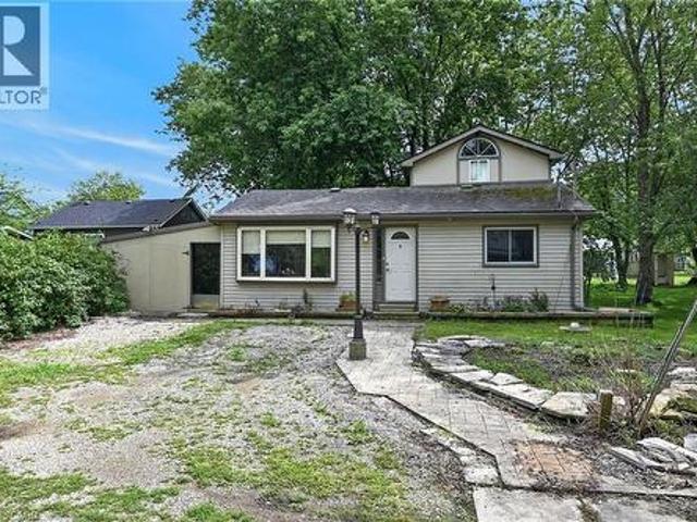 House for sale in Ontario